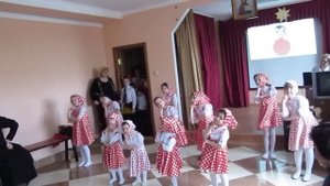 Мы -милашки, куклы-неваляшки