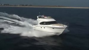 Моторная яхта Antares 36, классическая моторная яхта на Черном море