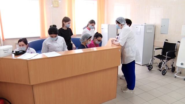 Работа в Арктике. Как сейчас живут вахтовики в тундре в -50 градусов? смотреть онлайн