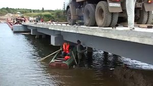 Испытания понтонного моста