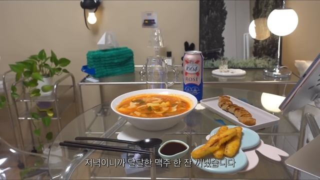 ENG) vlog 편의점 음식 잔뜩 먹고 주방청소 뿌시는 자취생 브이로그ㅣ감자치즈호떡, 오징어튀김, 고구마맛탕, 얼큰수제비, 떠먹는고구마피자, 콘치즈, 오모리김치찌개, 불닭로제