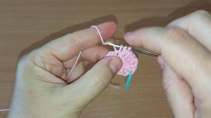 Вяжем чашечки для купальника или топа крючком