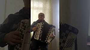 У дуба старого