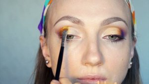 Градиентный макияж в карандашной технике