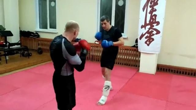 Кикбоксинг в клубе Чемпион