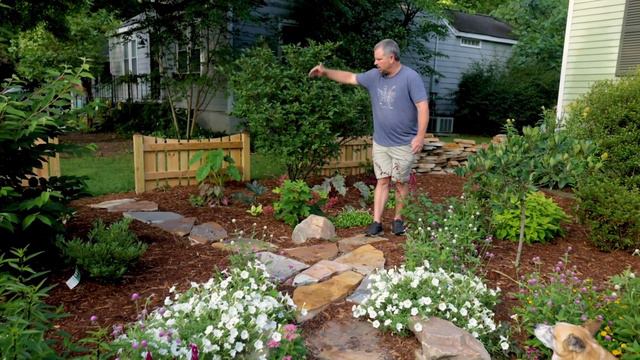 July Garden Tour - Pollinator Garden смотреть онлайн