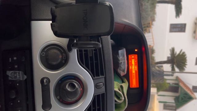 Cómo conectar tu teléfono móvil por Bluetooth a tu  Renault Kangoo para Android y iPhone