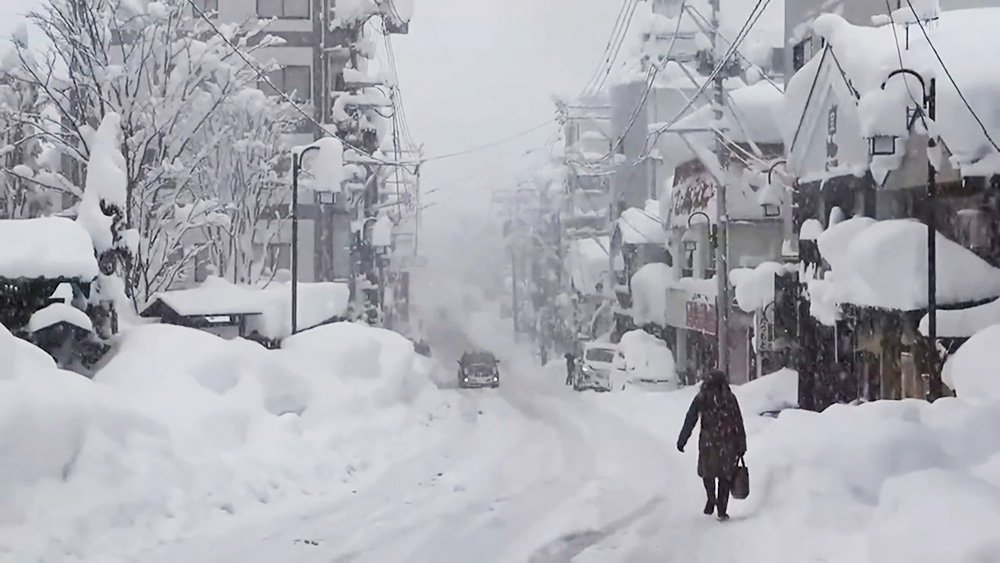 Снегопад оставил без света 19 тысяч домов в Японии / События на ТВЦ