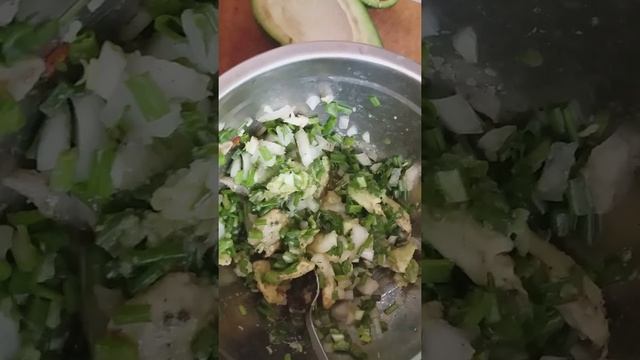 смачний та корисний салат з авокадо.полезный и вкусный салат с авокадо смотреть онлайн