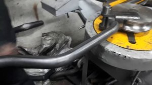 Гибка трубы 45 мм. стенка 1,5 мм. на дорновом трубогибе ИВ 3428.