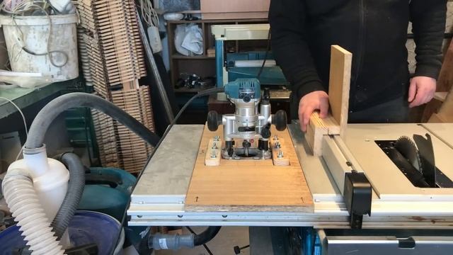 Удобный мобильный стол для фрезера с простым лифтом своими руками. смотреть онлайн