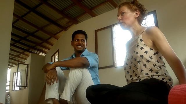 Появилась возможность прослушать лекции настоящего доктора Аюрведы. смотреть онлайн