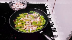 Салат из молодых стручков гороха. Пошаговый рецепт просто и вкусно.