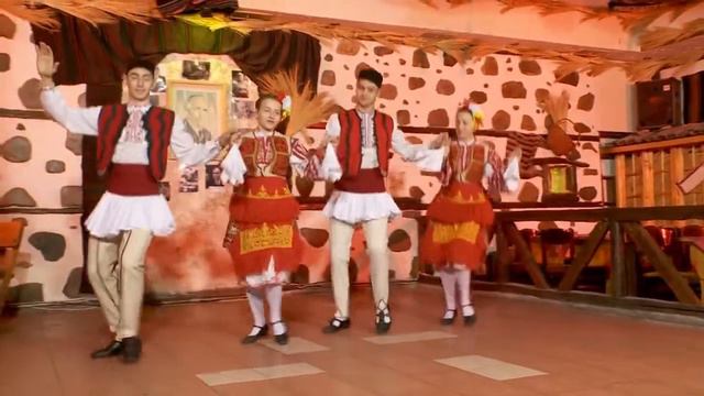 БОРИСЛАВ БОРИСОВ И АНСАМБЪЛ "ДИЛЯНКА" - СЛЪНЦЕ НАД ПИРИНА