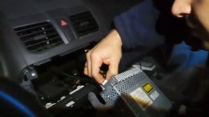 Подключение USB на Сузуки SX4.