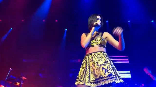 Dua Lipa IDGAF clip Live Las Vegas @The Cosmopolitan 9-27-18 смотреть онлайн
