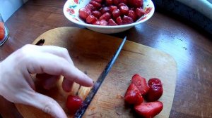 СЛАДКИЙ ПИРОГ С ЗАМОРОЖЕННОЙ КЛУБНИКОЙ!