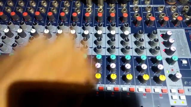 SOUNDCRAFT EFX 12