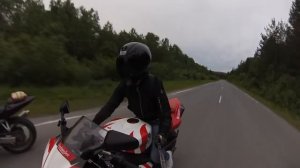 Я катаю, как девчонка. Девушки на спортбайках Yamaha R1 & Honda CBR 600 F4i