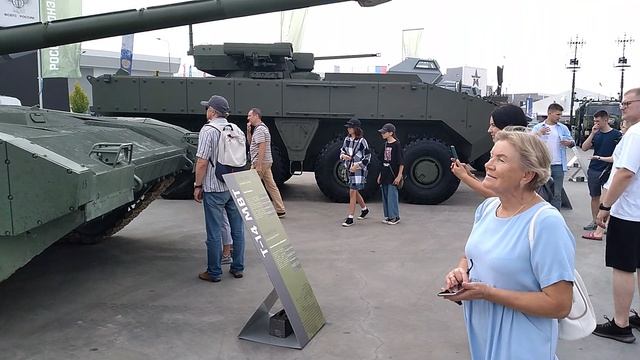 Танк Т-14 Армата, Тигр Спартак и БТР Бумеранг лучшие новинки бронетехники