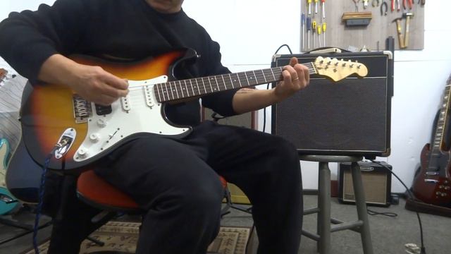 Teste Guitarra Strato Captador Epiphone 700T na Ponte смотреть онлайн