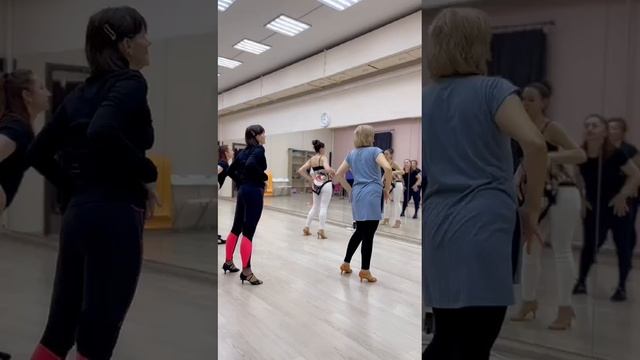 Латина соло. Школа Танцуем вместе. Москва. Лучшие танцы для похудения.