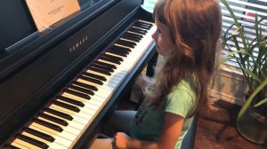 Учимся с Машей: Играем гаммы До, Фа и Соль мажор