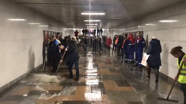 ПОТОП В МОСКОВСКОМ МЕТРО