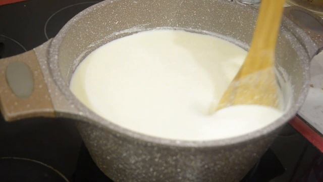 Простой рецепт домашнего сыра из обычного молока.