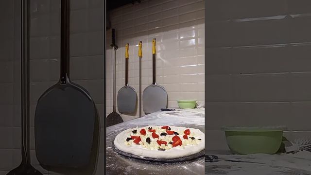 Неаполитанская пицца аль сальмоне со страчателлой #pizza #пицца #pizzachef