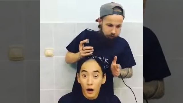 Никогда не отвлекайте парикмахера смотреть онлайн