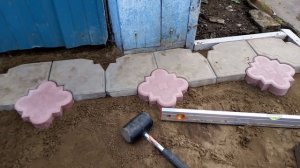 Укладка тротуарной плитки своими руками.