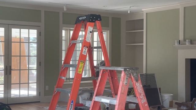 Jess and Dave at Holiday Holl смотреть онлайн