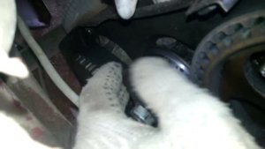 Что делать если свистит ремень ГРМ или генератора.(как натянуть ремень ГРМ,генератора)