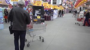 VLOG Женский шоппинг vs мужской. Что купил Костя