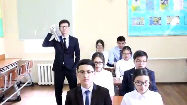 Между нами тает лед ( student's version by jamecors) смотреть онлайн