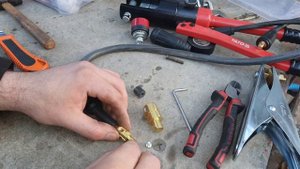 Правильная установка сварочного байонетного разъема (байонета) на кабель