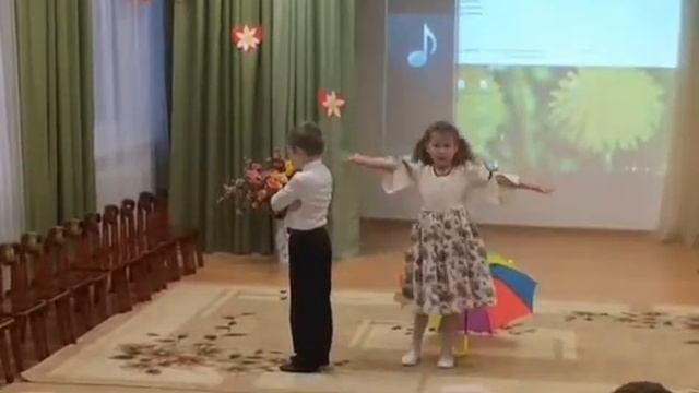 Шуточные танцы для взрослых. Первоклассники танцуют. С днем учителя танцев. Танец валенки. Танец педагогов в детском саду.
