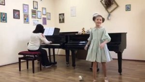 Мама меня учит музыке, Петров. Исполняет Юлия Артёменко, 9 лет.