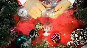 Обновляем новогодние шарики своими руками
