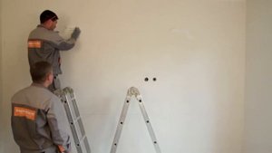 Монтаж молдингов из полиуретана Европласт
