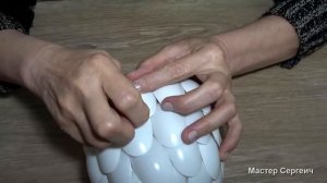 Красивая поделка из пластиковых ложек