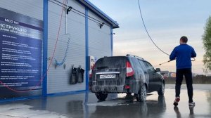 Нанесение холодного воска на мойке самообслуживания