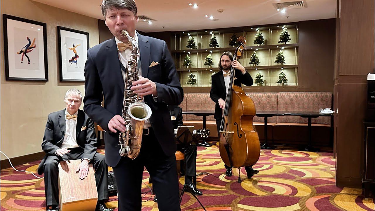 Black & White Jazz Band - Quartet with cajon in Monarch Hotel