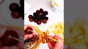 Канапе на шпажках из винограда с сыром и грецким орехом🍇🧀🍡