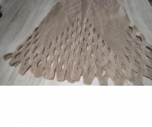 ЖИЛЕТ С V-ОБРАЗНЫМ ВЫРЕЗОМ И ВЕЕРОМ