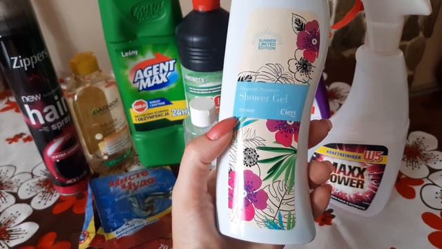 Порожні баночки серпня літній догляд та косметика