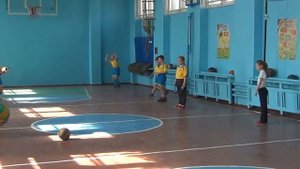 Урок физической культуры с элементами футбола 2 класс. Поляков  2017