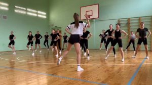 Проект "Фитнес-аэробика в школу": видеоурок "Приставные шаги"