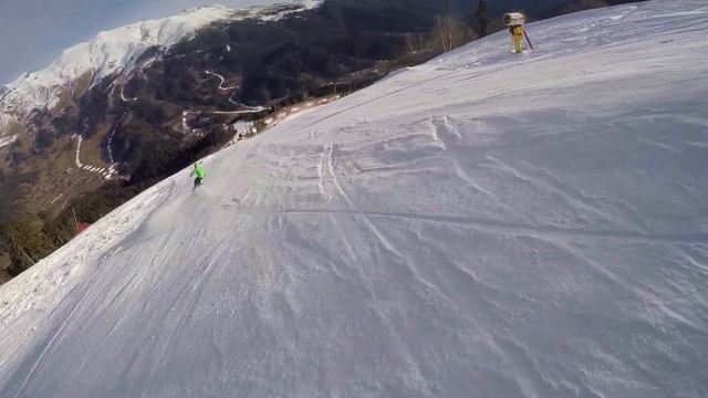 Архыз. Северный склон. Трасса №1 Горизонт (зеленая), №5 Вега (красная) и №3 Кассиопея (синяя). смотреть онлайн